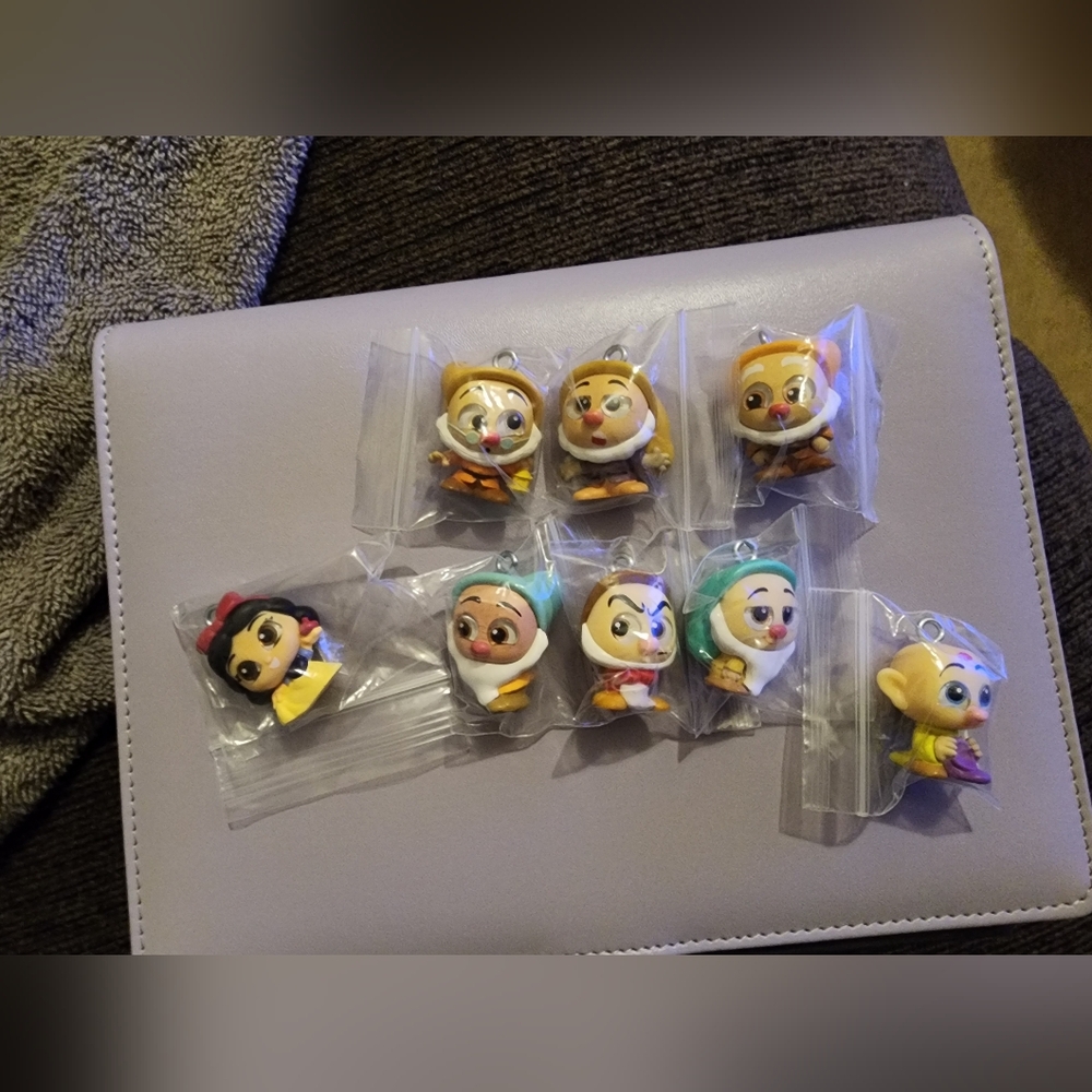 Snow White And The Seven Dwarfs Doorables Ornaments Lot 1